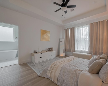 776 Mansfield St - Photo Thumbnail 32
