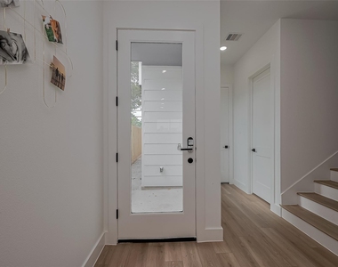 776 Mansfield St - Photo Thumbnail 2
