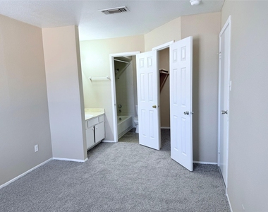 12655 Ashford Meadow Drive - Photo Thumbnail 11