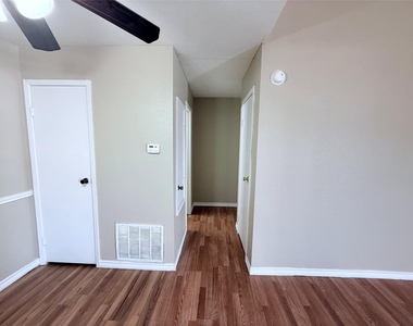 12655 Ashford Meadow Drive - Photo Thumbnail 7