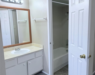 12655 Ashford Meadow Drive - Photo Thumbnail 13