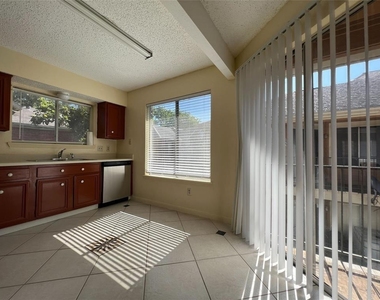 12400 Overbrook Lane - Photo Thumbnail 4