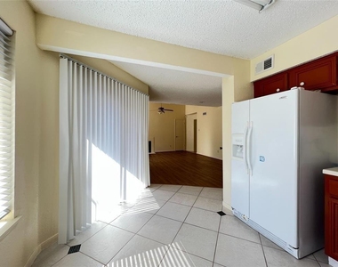 12400 Overbrook Lane - Photo Thumbnail 5