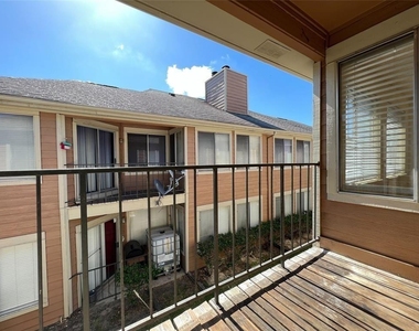 12400 Overbrook Lane - Photo Thumbnail 13