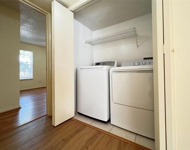 12400 Overbrook Lane - Photo Thumbnail 14