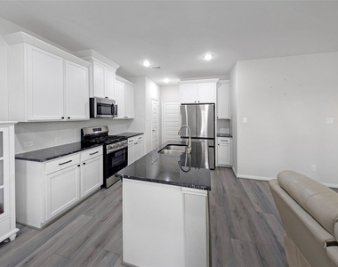 27939 Western Creek Court - Photo Thumbnail 5