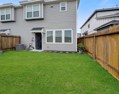 27939 Western Creek Court - Photo Thumbnail 23