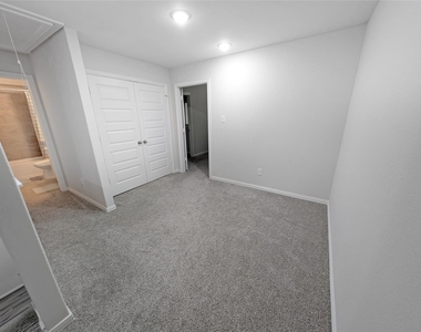 27939 Western Creek Court - Photo Thumbnail 9