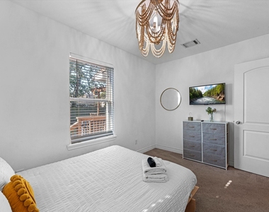 5412 Leeland Street - Photo Thumbnail 16