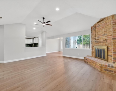 5530 Oak Falls Drive - Photo Thumbnail 10