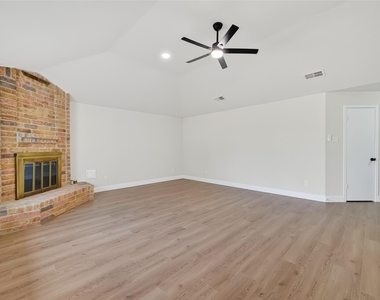 5530 Oak Falls Drive - Photo Thumbnail 7