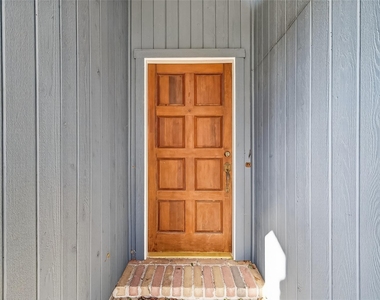 5530 Oak Falls Drive - Photo Thumbnail 5