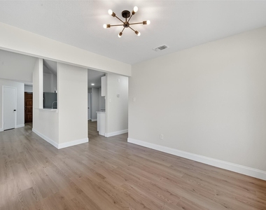 5530 Oak Falls Drive - Photo Thumbnail 12
