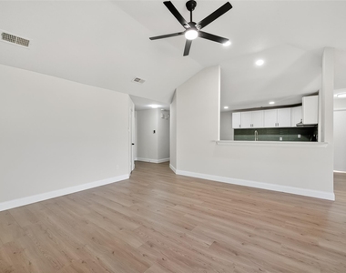 5530 Oak Falls Drive - Photo Thumbnail 11