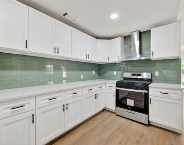 5530 Oak Falls Drive - Photo Thumbnail 19