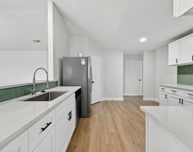 5530 Oak Falls Drive - Photo Thumbnail 15