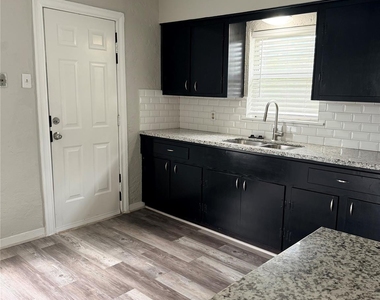 5003 Terry Street - Photo Thumbnail 8