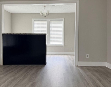 5003 Terry Street - Photo Thumbnail 4