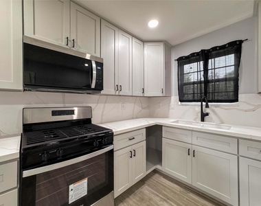 730 Dunkley Drive - Photo Thumbnail 7