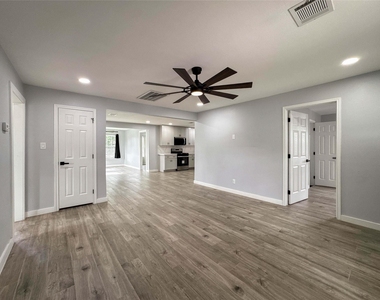 730 Dunkley Drive - Photo Thumbnail 4