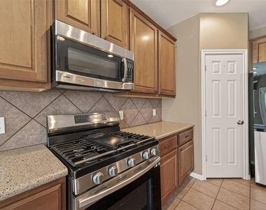 4702 Autumn Orchard Lane - Photo Thumbnail 17