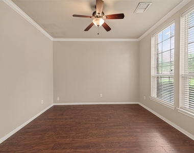 4702 Autumn Orchard Lane - Photo Thumbnail 11