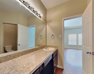 15442 Bammel Fields Court - Photo Thumbnail 8