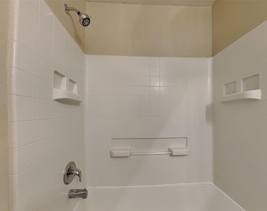 15442 Bammel Fields Court - Photo Thumbnail 16