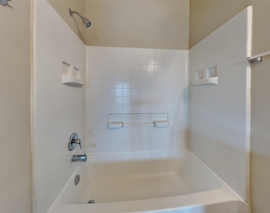 15442 Bammel Fields Court - Photo Thumbnail 9