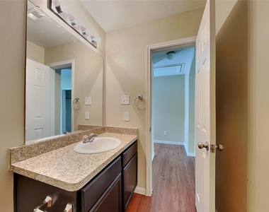 15442 Bammel Fields Court - Photo Thumbnail 15