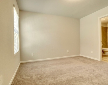 406 Noel - Photo Thumbnail 30