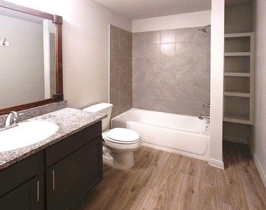 406 Noel - Photo Thumbnail 31