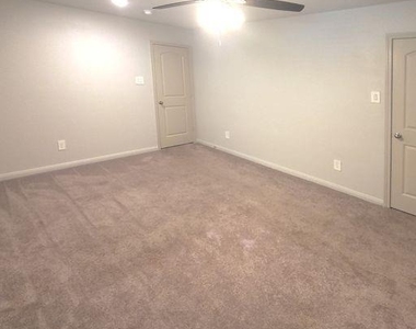 406 Noel - Photo Thumbnail 29