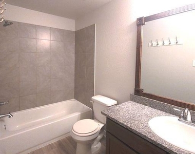 406 Noel - Photo Thumbnail 23