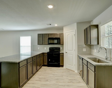 406 Noel - Photo Thumbnail 12