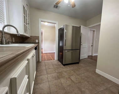 4410 Pease Street - Photo Thumbnail 4