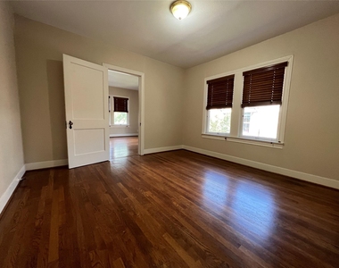 4410 Pease Street - Photo Thumbnail 8