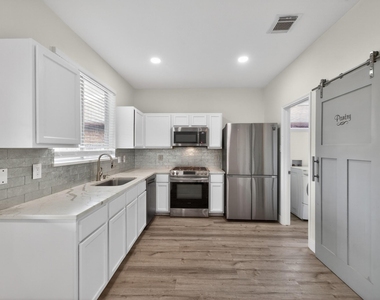 918 Ivycroft Lane - Photo Thumbnail 11