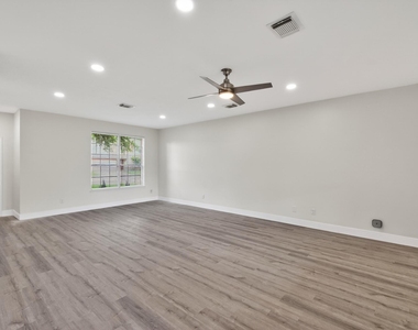 918 Ivycroft Lane - Photo Thumbnail 7