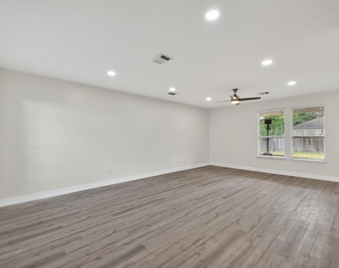 918 Ivycroft Lane - Photo Thumbnail 4