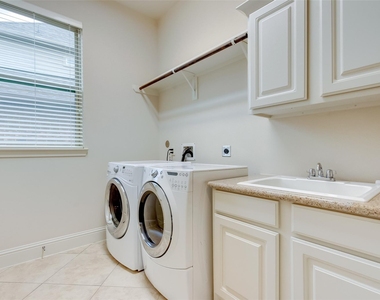 10307 Latta Creek Drive - Photo Thumbnail 23