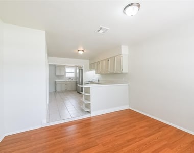 5514 Vickita Drive - Photo Thumbnail 16