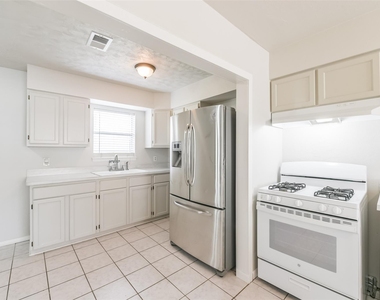 5514 Vickita Drive - Photo Thumbnail 18