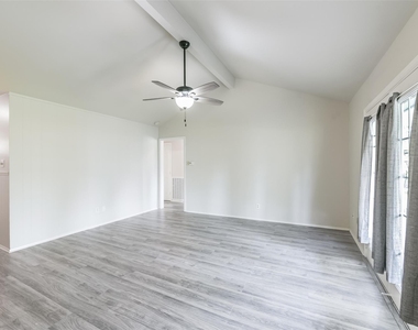 5514 Vickita Drive - Photo Thumbnail 4