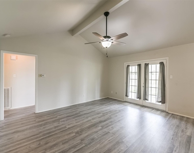 5514 Vickita Drive - Photo Thumbnail 8