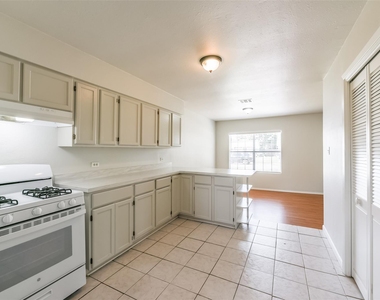 5514 Vickita Drive - Photo Thumbnail 17