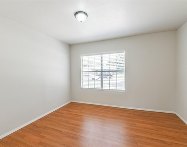 5514 Vickita Drive - Photo Thumbnail 14