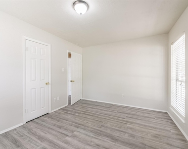 5514 Vickita Drive - Photo Thumbnail 26