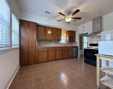 1011 Nadine Street - Photo Thumbnail 16