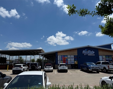 1011 Nadine Street - Photo Thumbnail 4